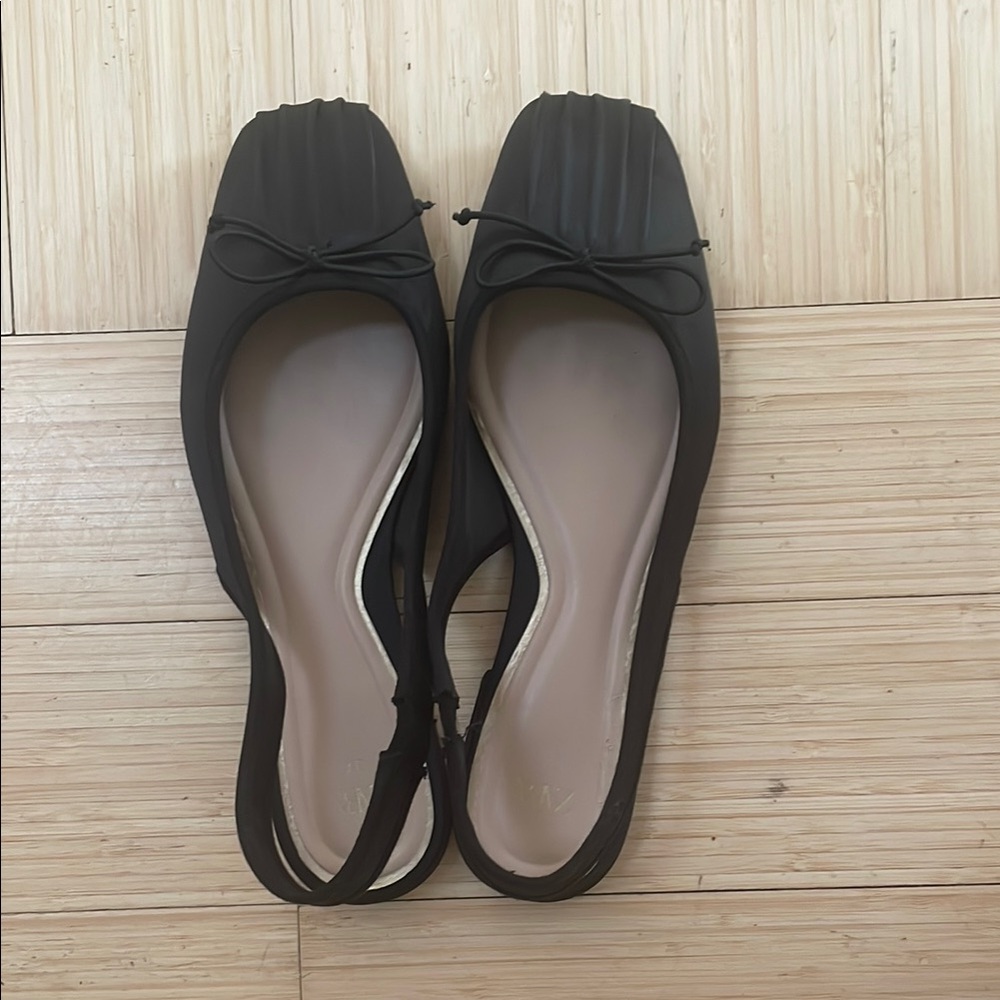 Zara Black Slip-On Flats with Minimalist Design